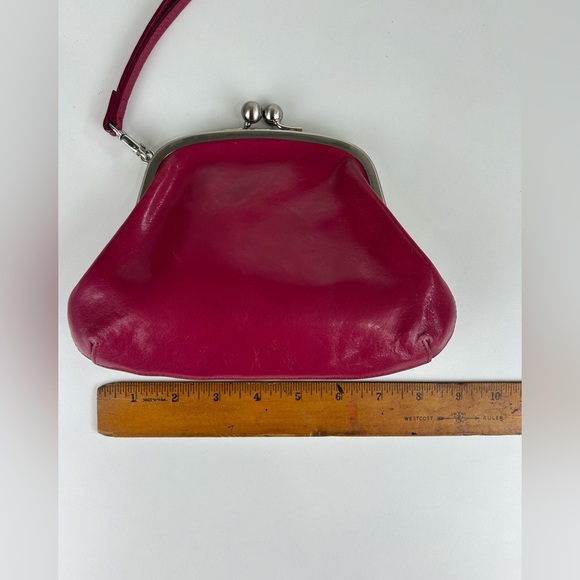 VINTAGE HOBO INTERNATIONAL RARE KISSLOCK MAGENTA WRISTLET - Picture 2 of 8